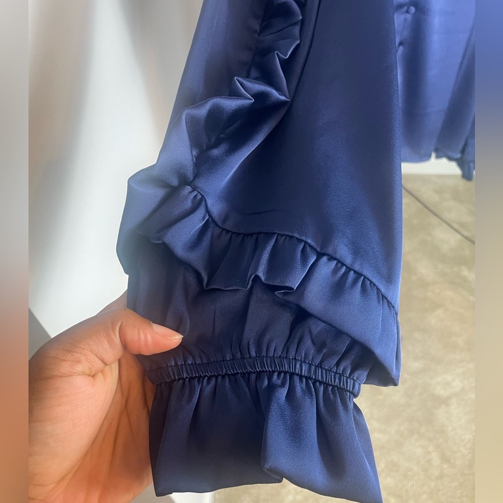 Express Navy Blouse - Picture 4 of 6